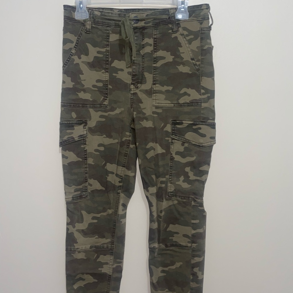 American Eagle Camo Skinny Pants